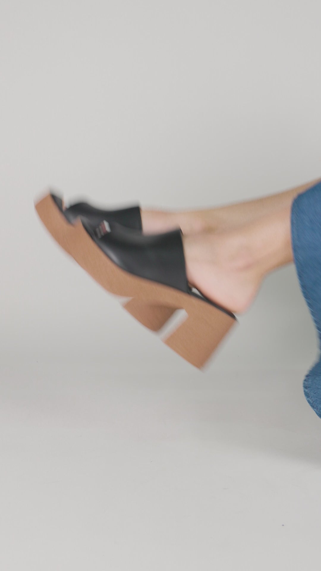 AS06
